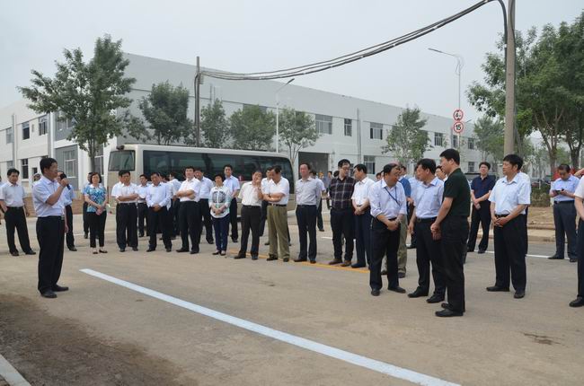 市、区观摩团到ga黄金甲科技产业园实地考察